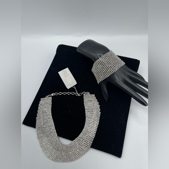 NWT Sienna Statement Rhinestone Chocker and Bracelet Set - Picture 6 of 7